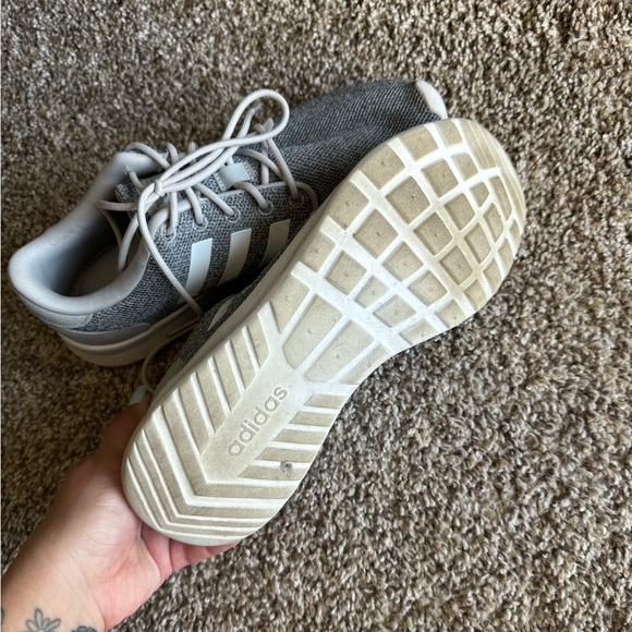 Adidas cloud foam shoes - Picture 2 of 4